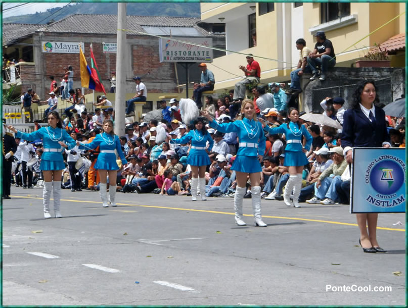 Bastoneras del Colegio Latinoamericano de Ambato