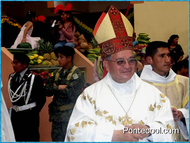 Monseñor Germán Pavón, obispo de Ambato