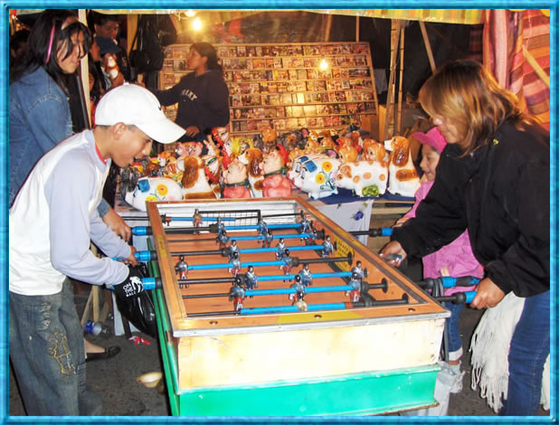 Esta feria tambi&eacute;n sirvi&oacute; para unir a la familia con el tradicional juego del futbolin