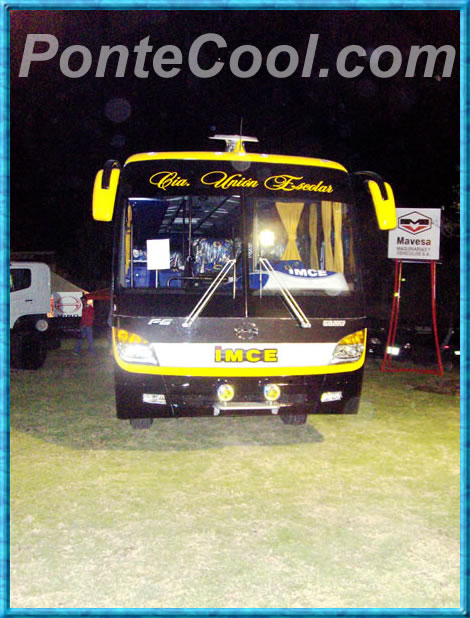 Moderno Bus de exhibici&oacute;n en la Feria Auto Show 2007 