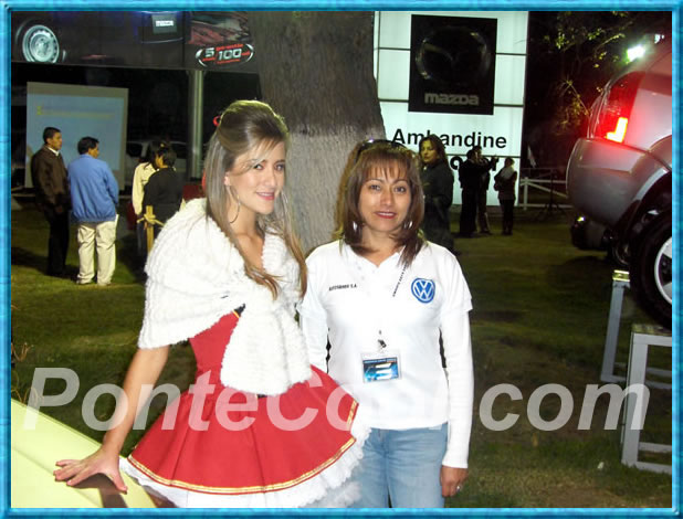 Miss Auto Show 2007 y una representante de un consecionario de autos